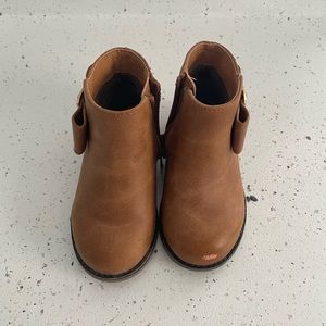 Toddler brown boots